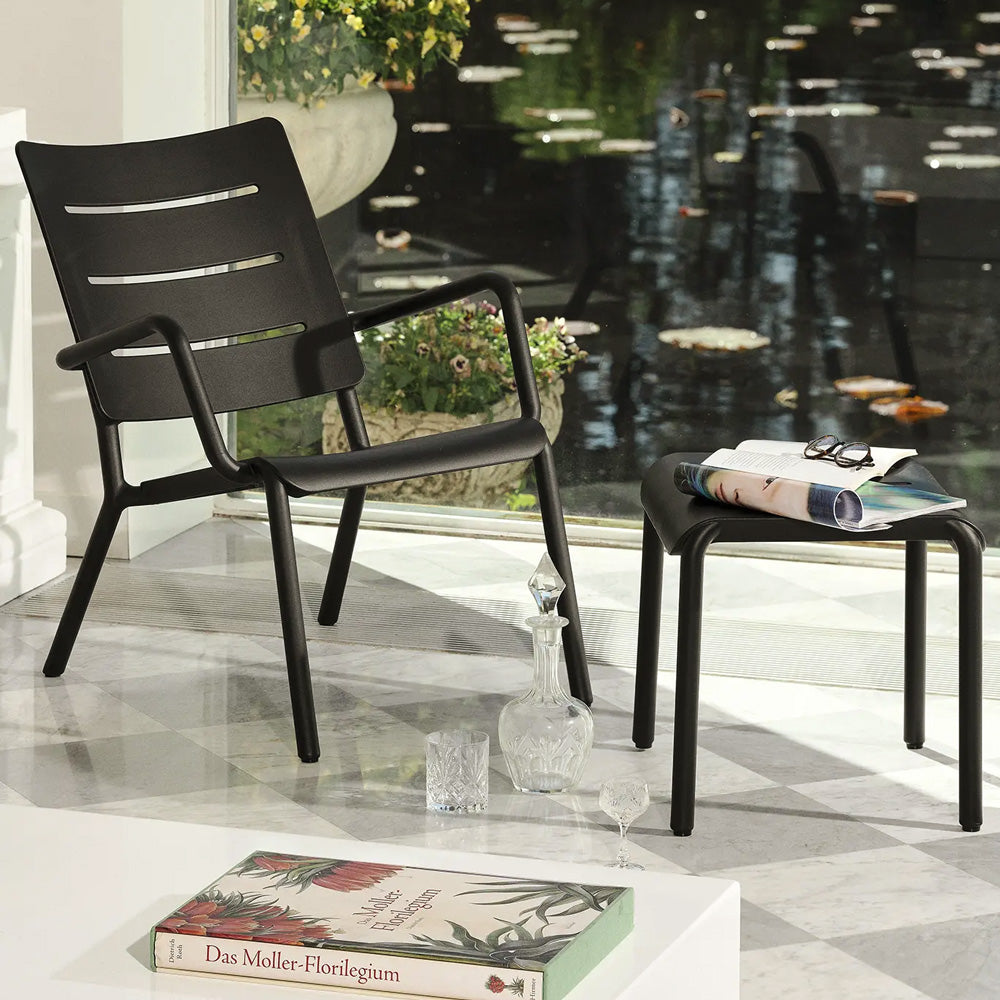 Sillón Outo Lounge Chair Negro